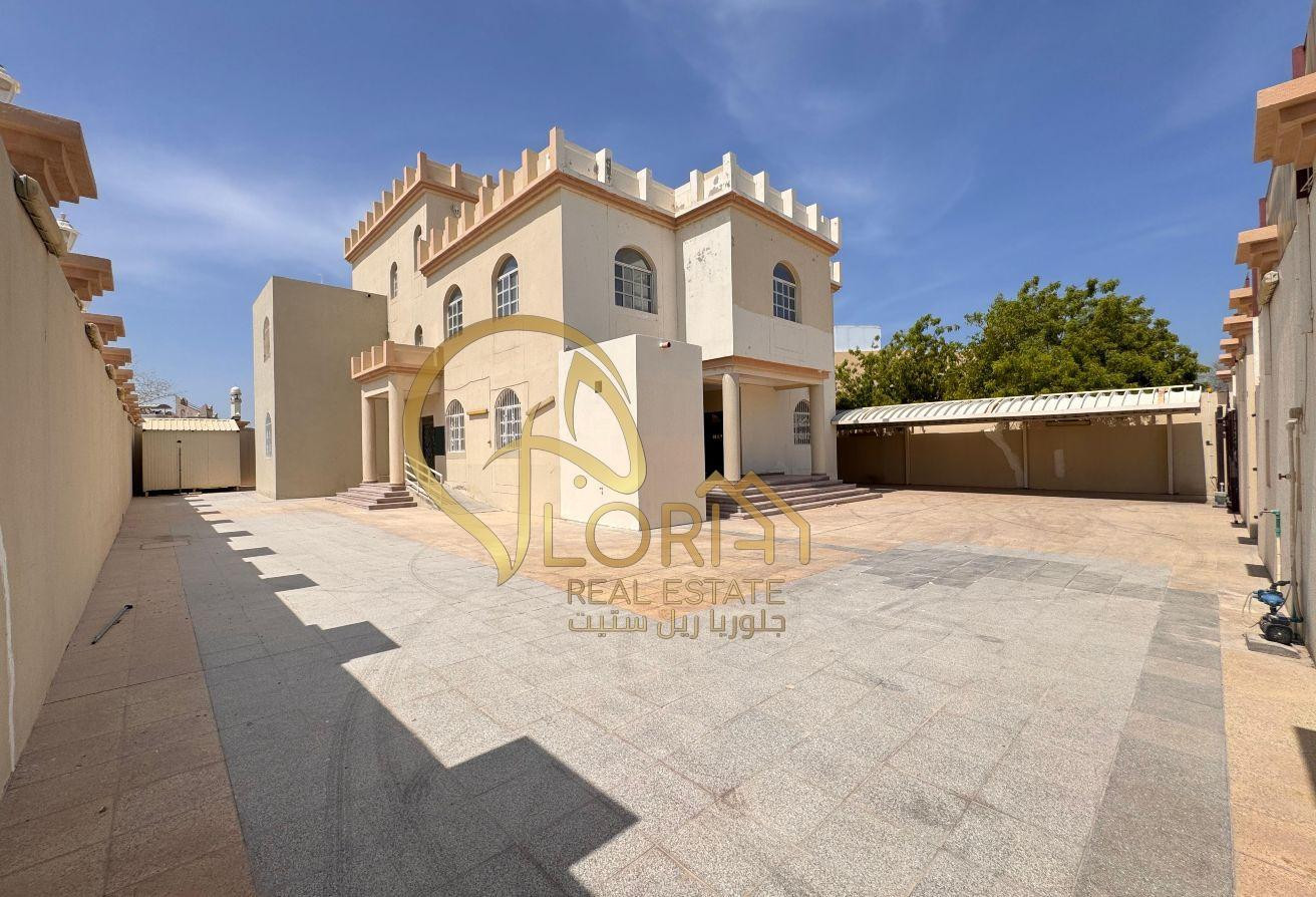 Elegant Family Villa in Prime Onaiza Location|4.9M - Villa in Onaiza Street