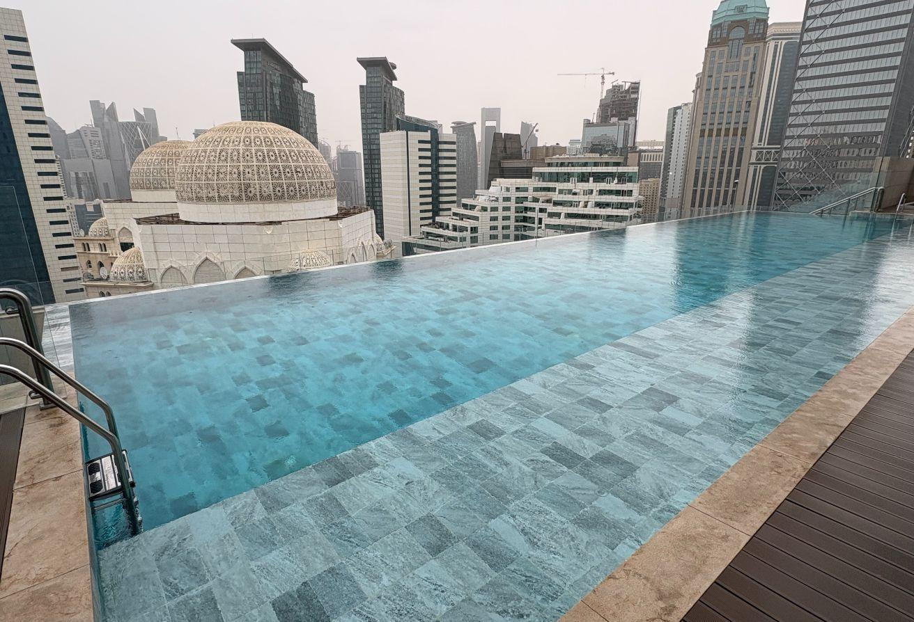 LAST UNIT AVAILABLE! NO COMMISSION! BIG 1 BR!