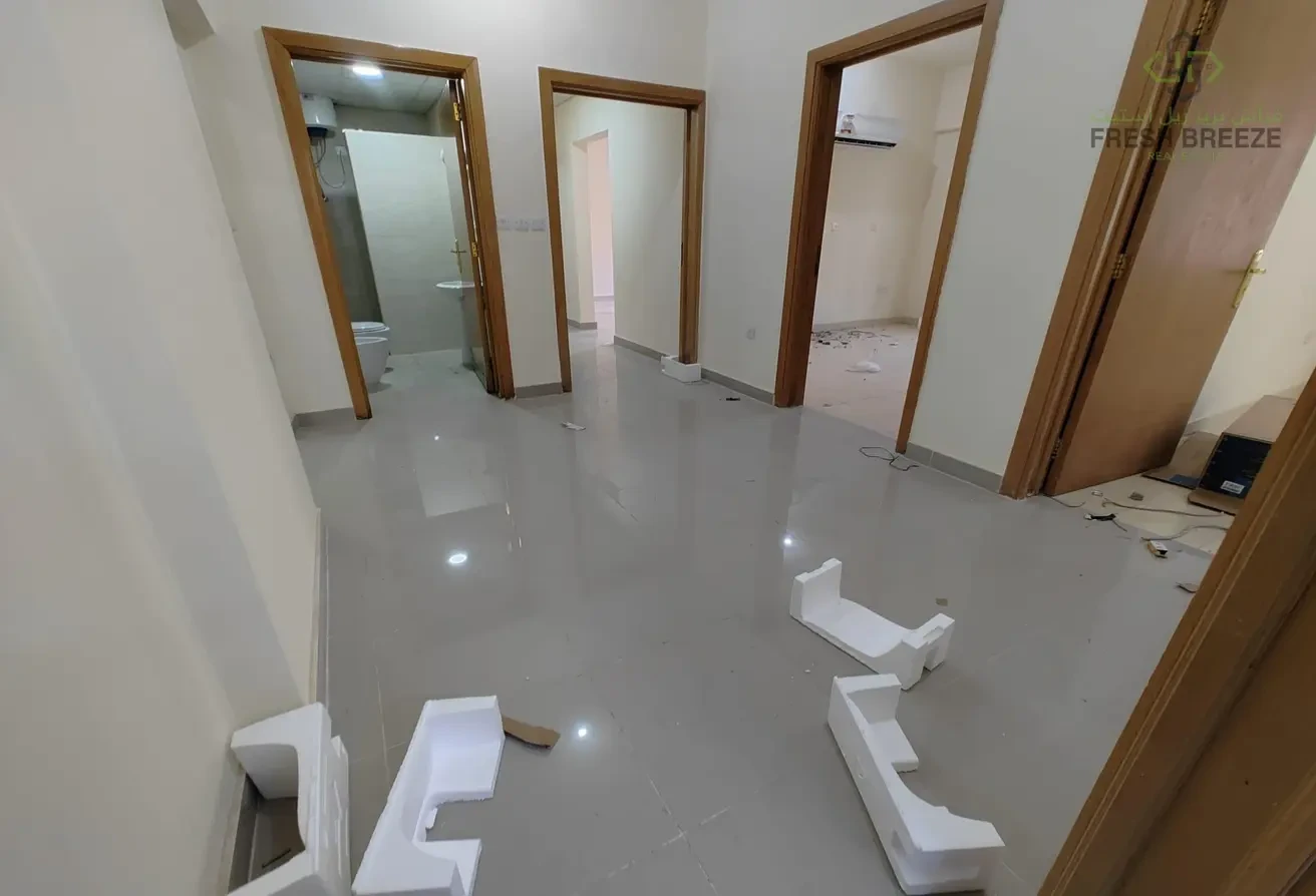 Spacious 3 BHK Un Furnished Steps From Mirqab Mall - Apartment in Al Nasr Street