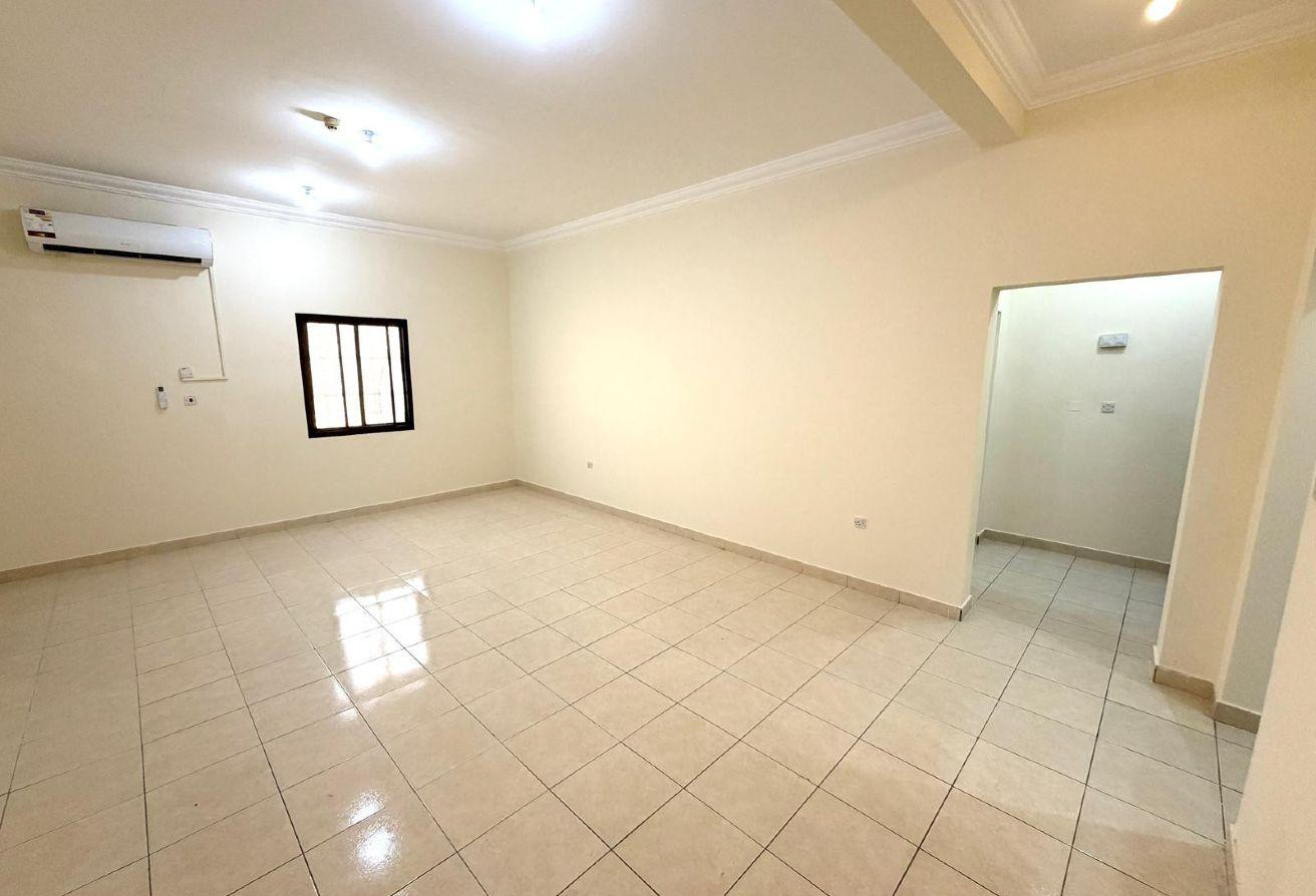 SPACIOUS 3BHK AVAILABLE IN MADINAT KHALIFA - Apartment in Madinat Khalifa Building 58