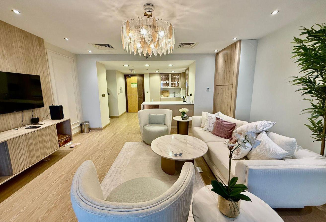 Upgrated two bedroom fully furnished/full sea view