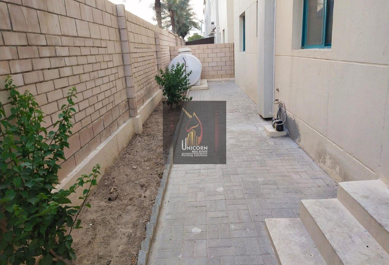 Big Front yard, SF 4 BHK +Maid RM+ Great Amenities - Compound Villa in Al Waab Street