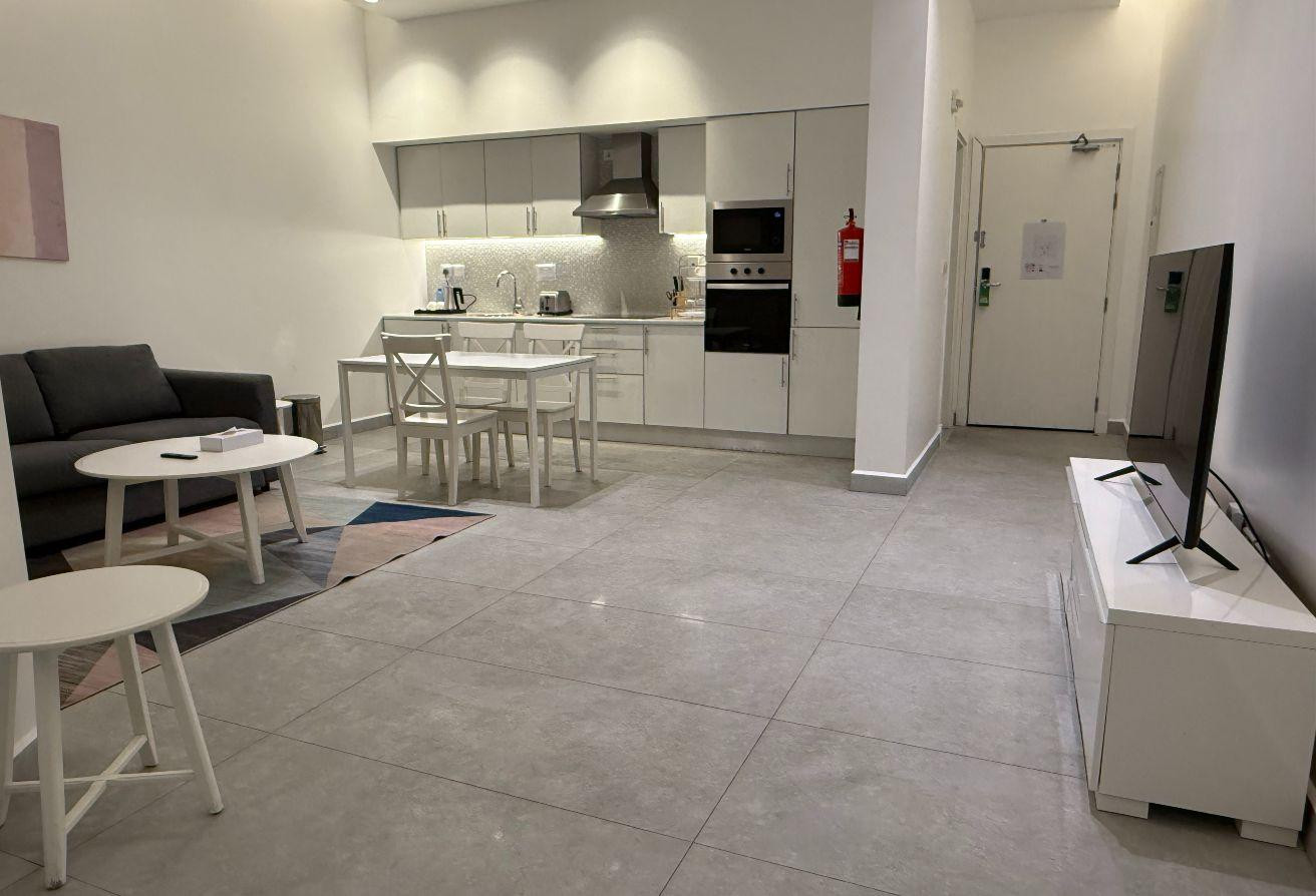 1 Bedroom luxurious &amp; fully service Apartment - Apartment in Ramada Tower