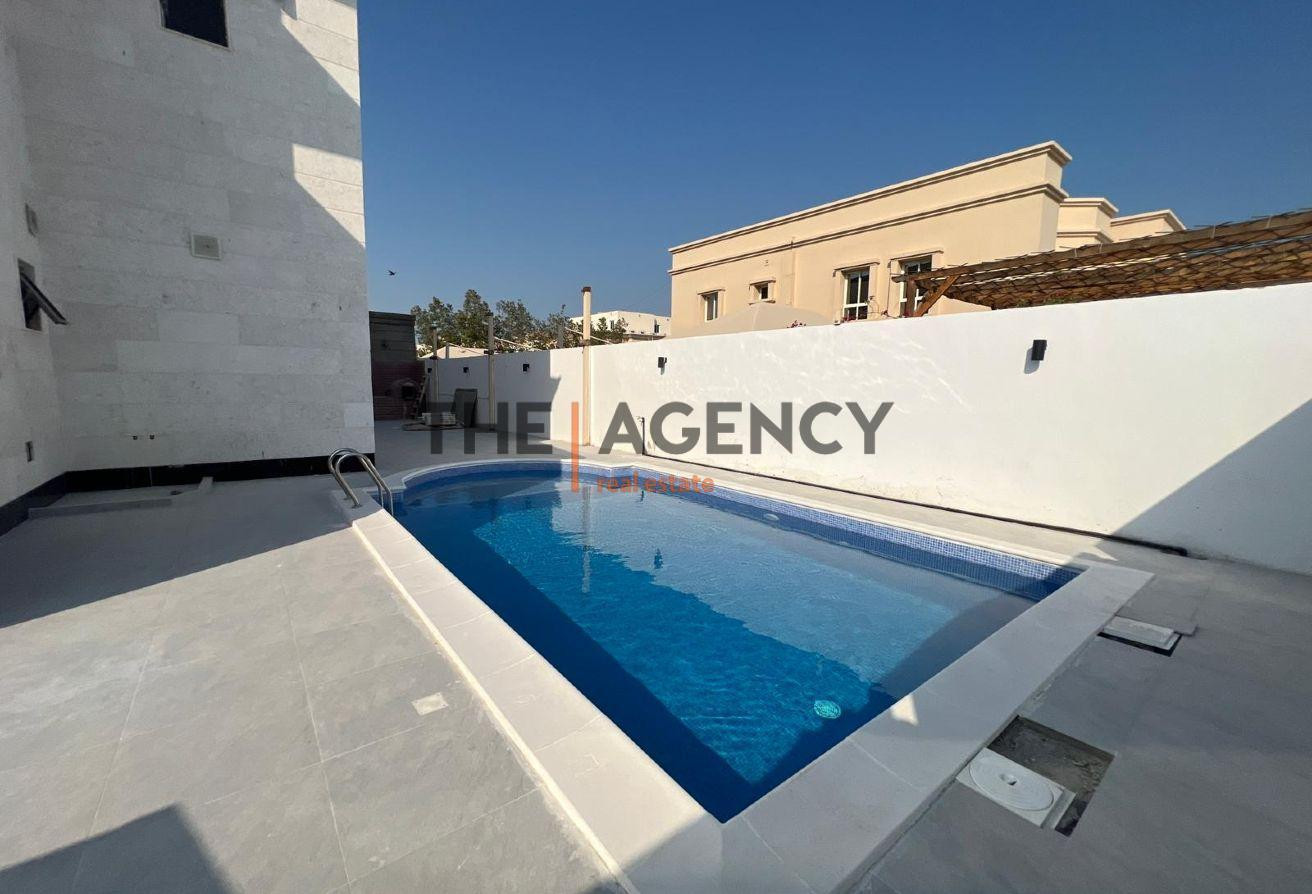 Luxury 6-Bedroom Villa for Rent/Sale in West Bay - Villa in Al Dafna