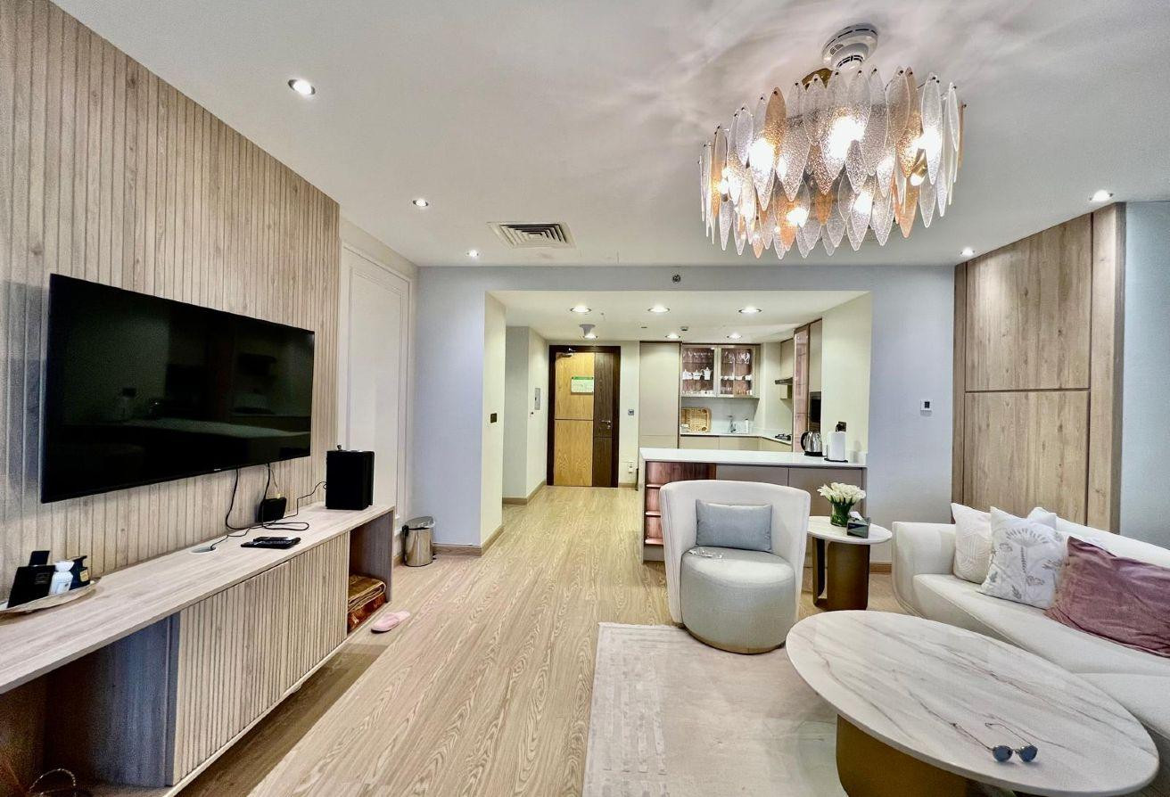 Upgrated two bedroom / balcony / sea view
