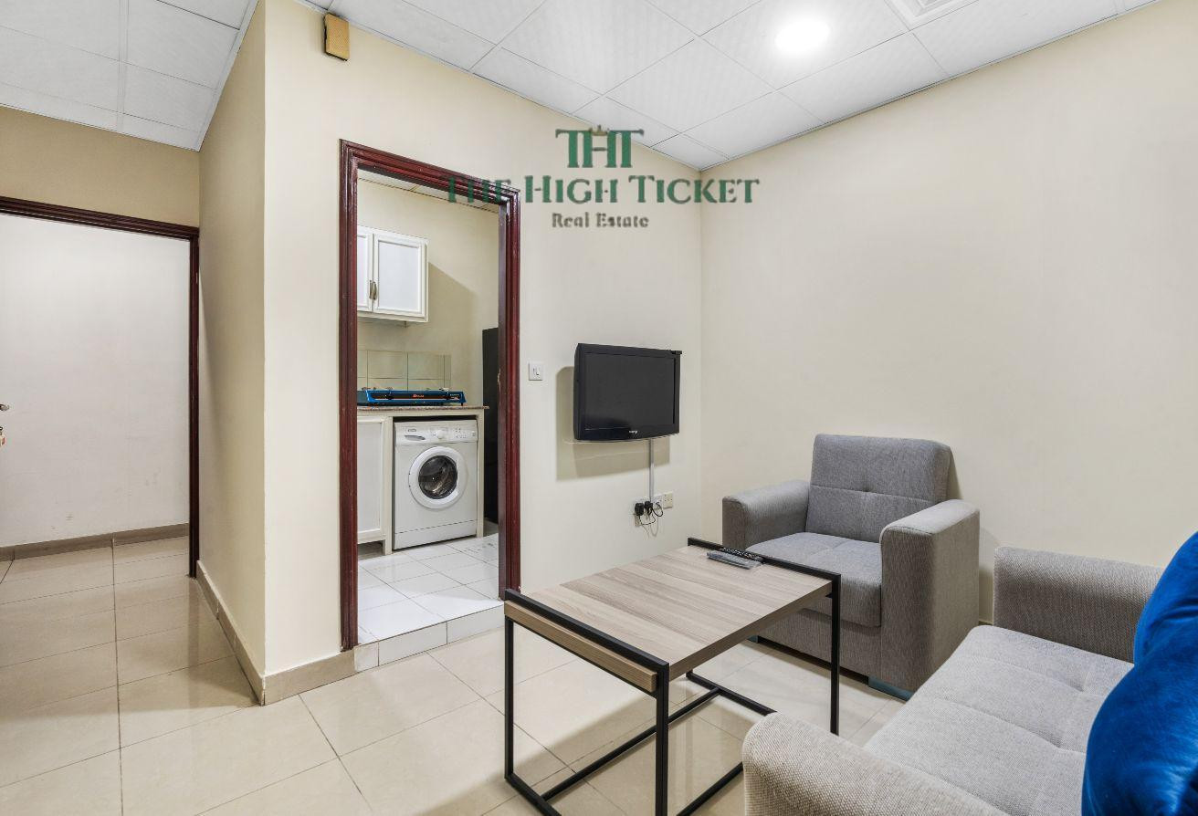 Spacious | 1BHK | FF | Free Wi-Fi - Apartment in Al Hilal East
