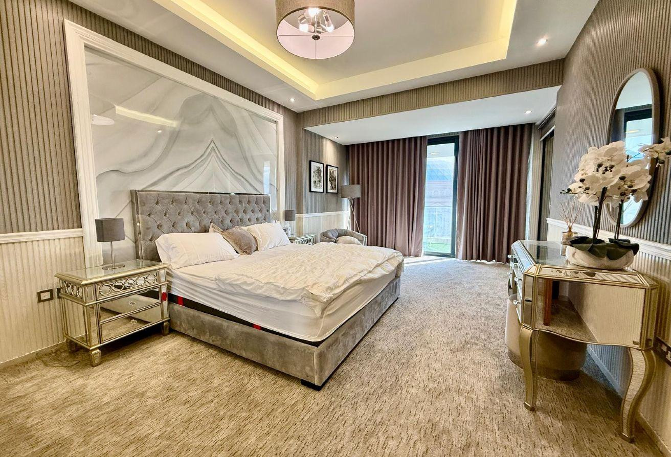 Upgrated one bedroom / new furniture / nice view