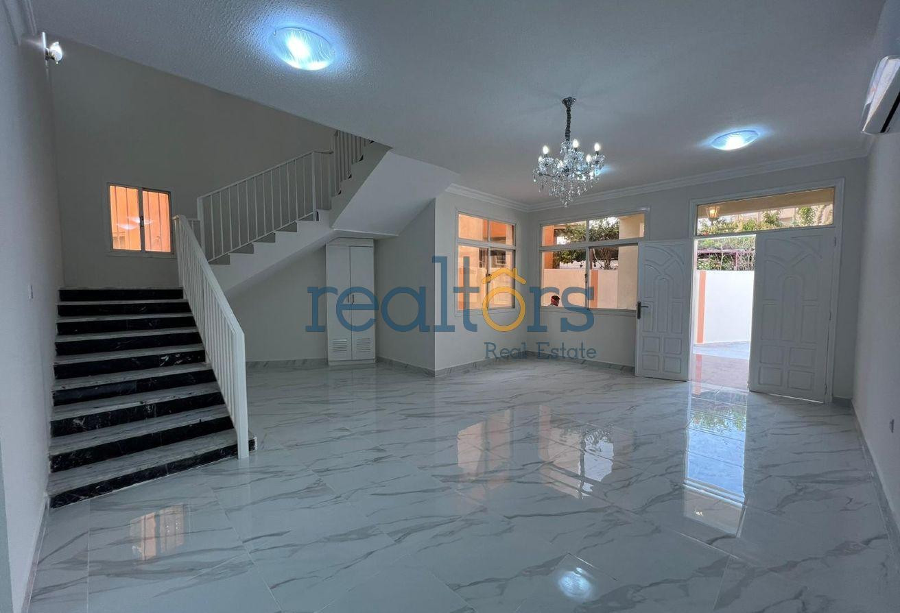 Elegant 4BR Family Villa for Rent in Duhail - Villa in Street 871