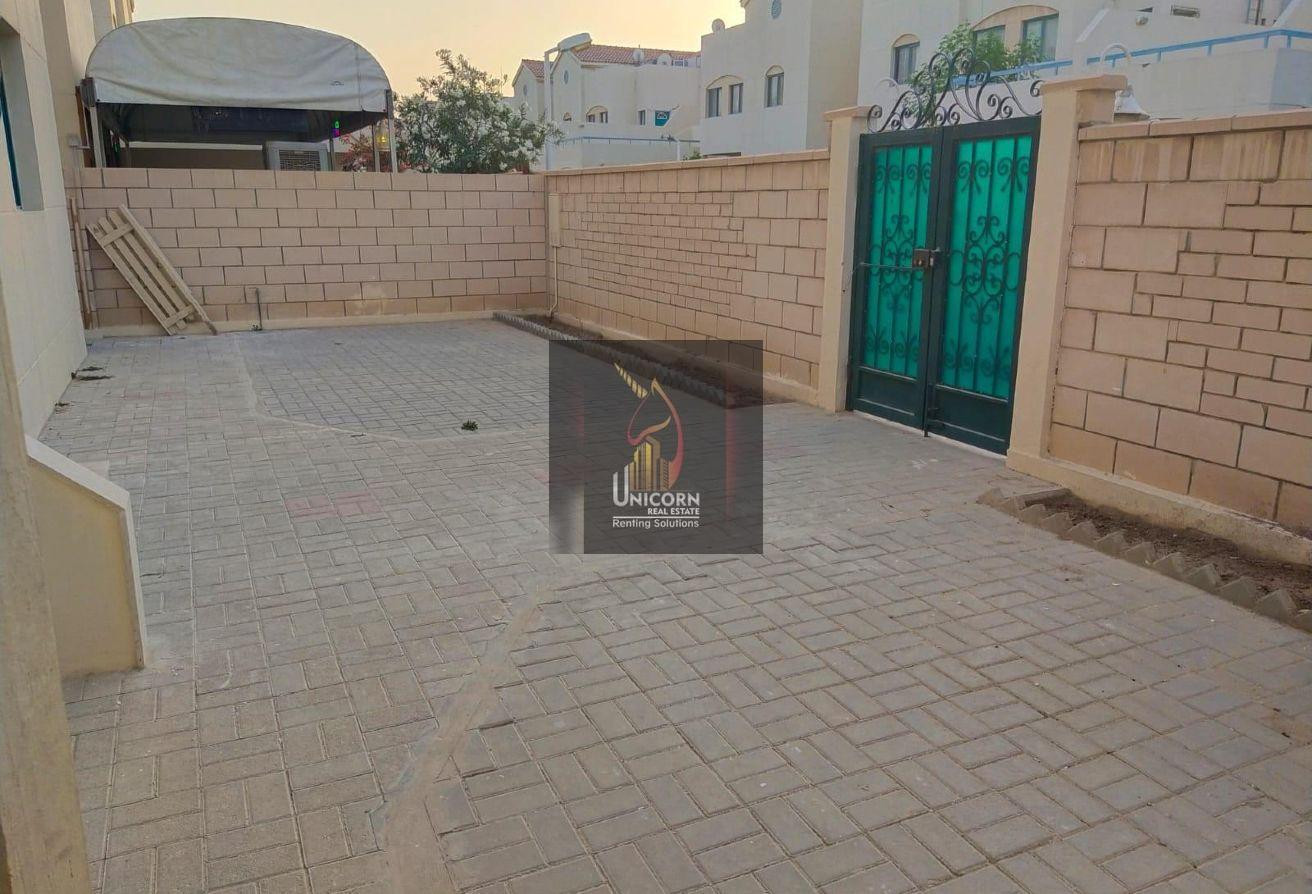 Big Front yard, SF 4 BHK +Maid RM+ Great Amenities - Compound Villa in Al Waab Street