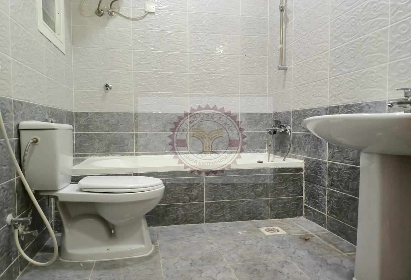 2 Bedroom Apartments unfurnished in al mansora - Apartment in Doha