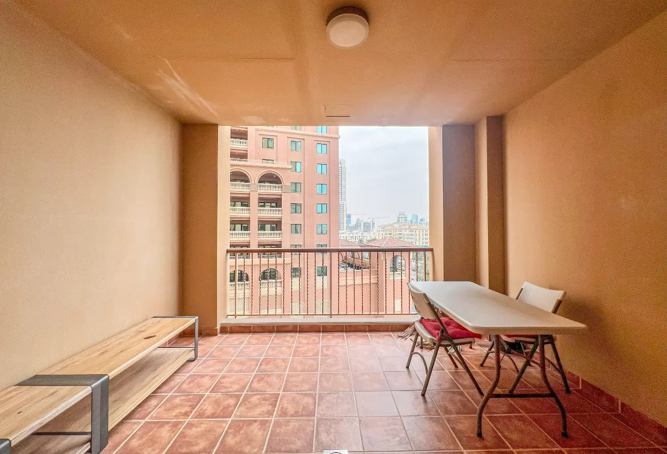 BRIGHT 1BHK | FULLY FURNISHED | PRIME LOCATION - Apartment in Doha