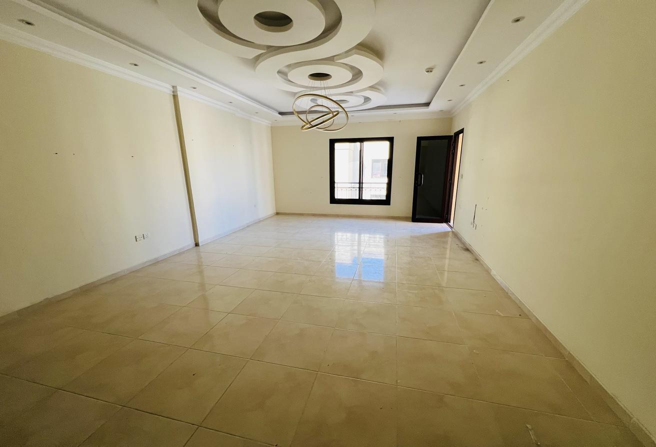 ‏Luxury 3 bedroom APARTMENT- UN FURNISHED| - Apartment in Rome Building