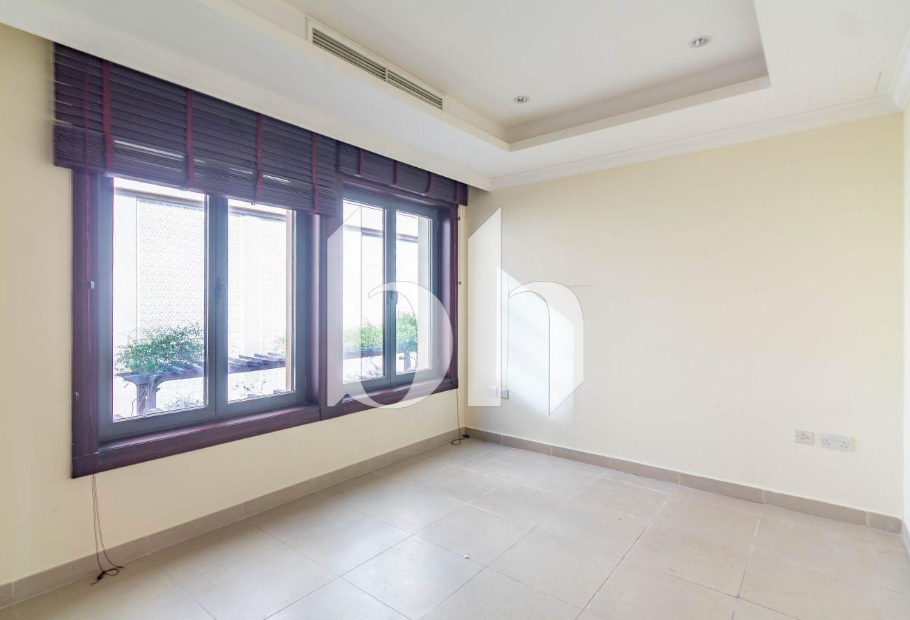 IDEAL INVESTMENT - 4 BEDROOMS PLUS MAID TOWNHOUSE - Townhouse in West Porto Drive