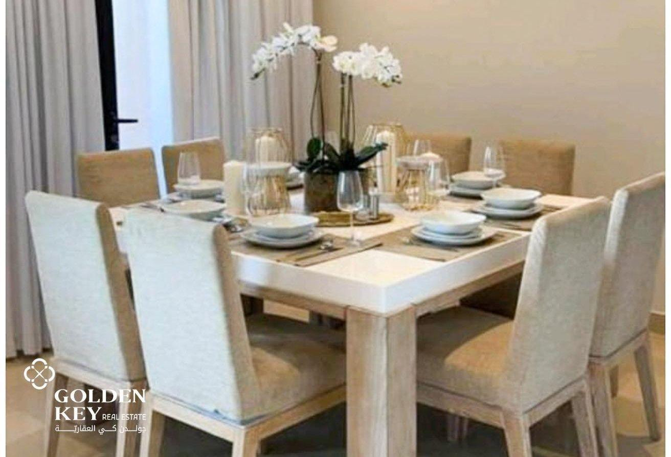 Elegant 3BR+Maid w/Sea View For Sale Title Deed - Apartment in West Porto Drive