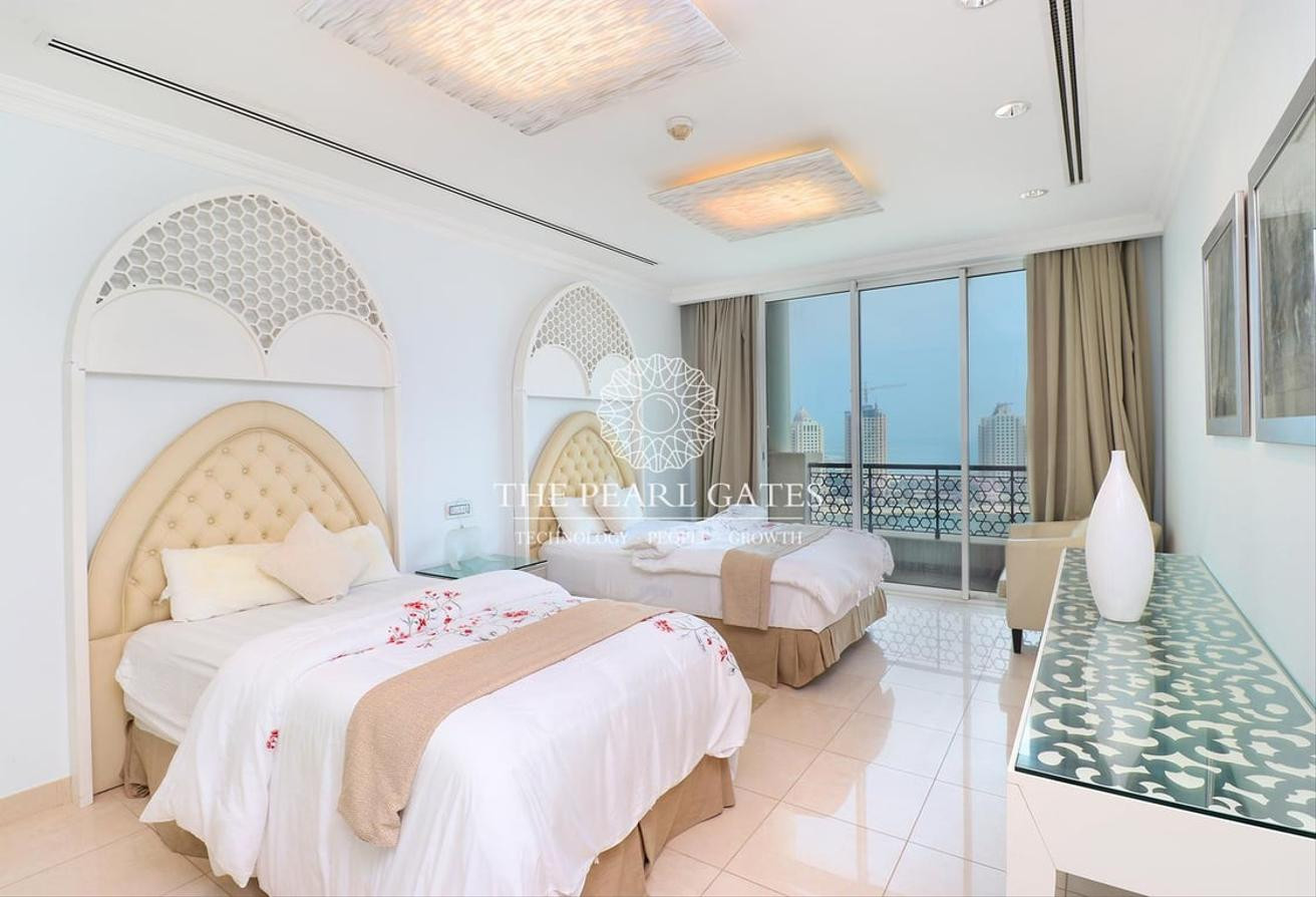 Luxurious | Penthouse | Unique Furnishings - Penthouse in Viva West