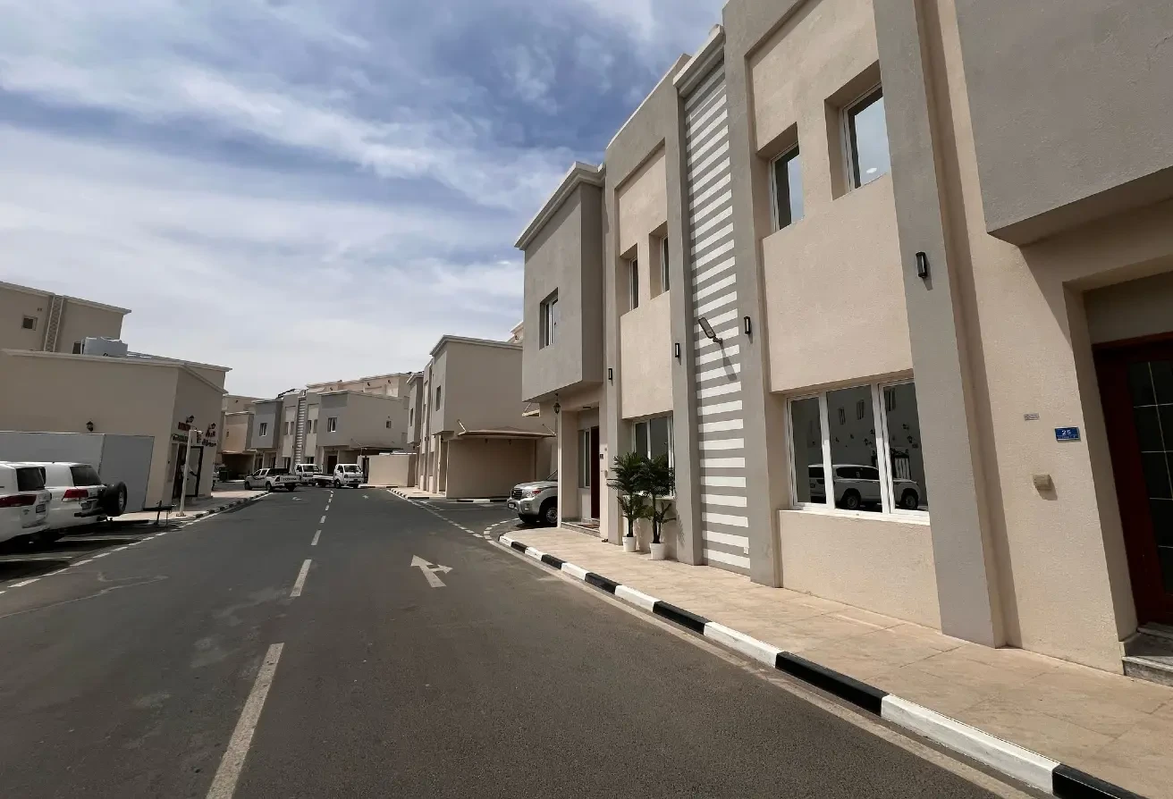 7 BEDROOM VILLA IN COMPOUND NEXT TO AL HAZM MALL - Villa in Al Markhiya