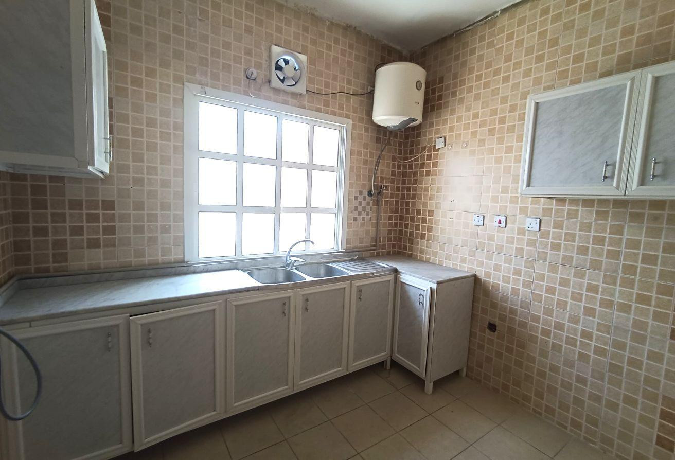 UNFURNISHED 2 BEDROOMS APARTMENT - Apartment in Madinat Khalifa South