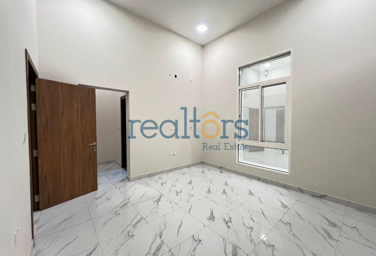 Brand New Executive Staff Villa With Lift - Villa in Izghawa