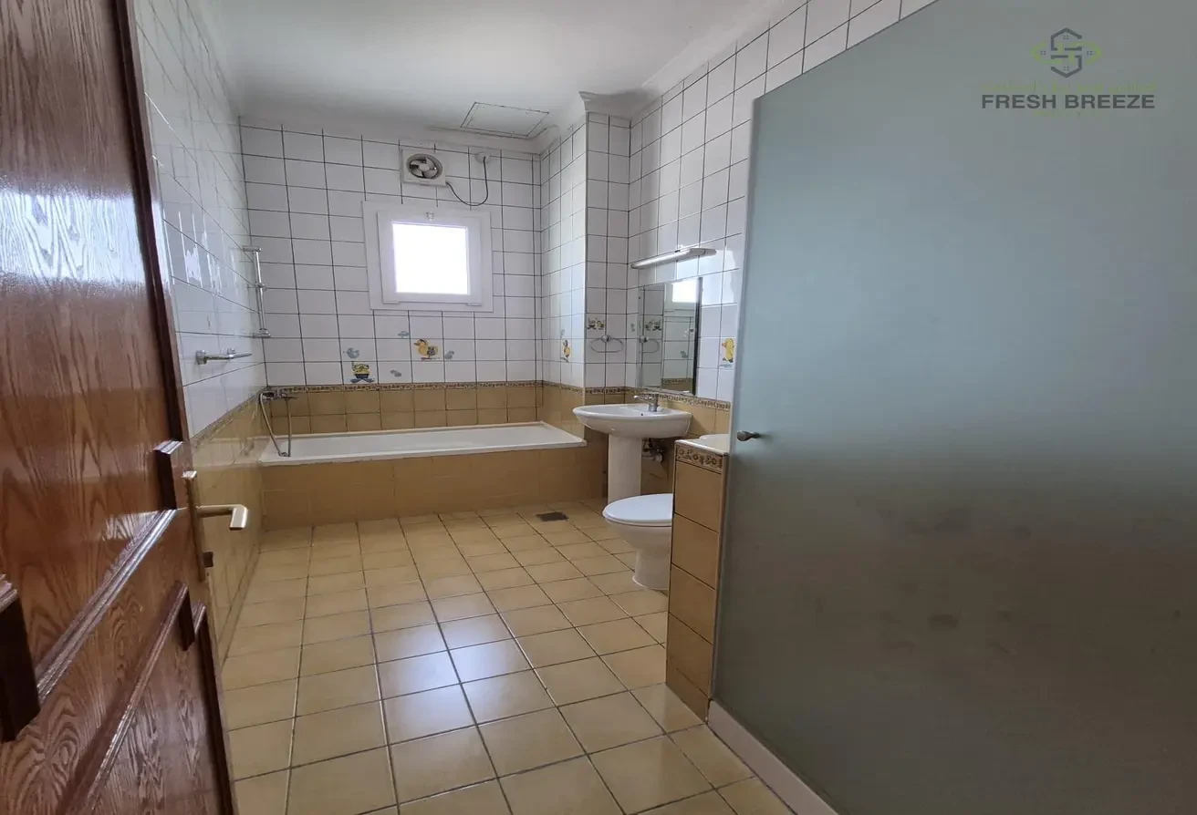 Semi-Furnished 3BDR Compound Villa In Al-Nasir. - Villa in Al Nasr Street