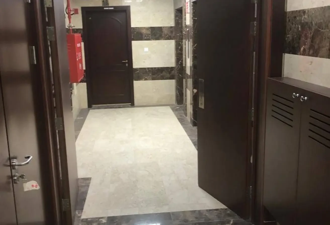 Unfurnished 3 bedroom Apartments for rent in doha - Apartment in Al Muntazah Street