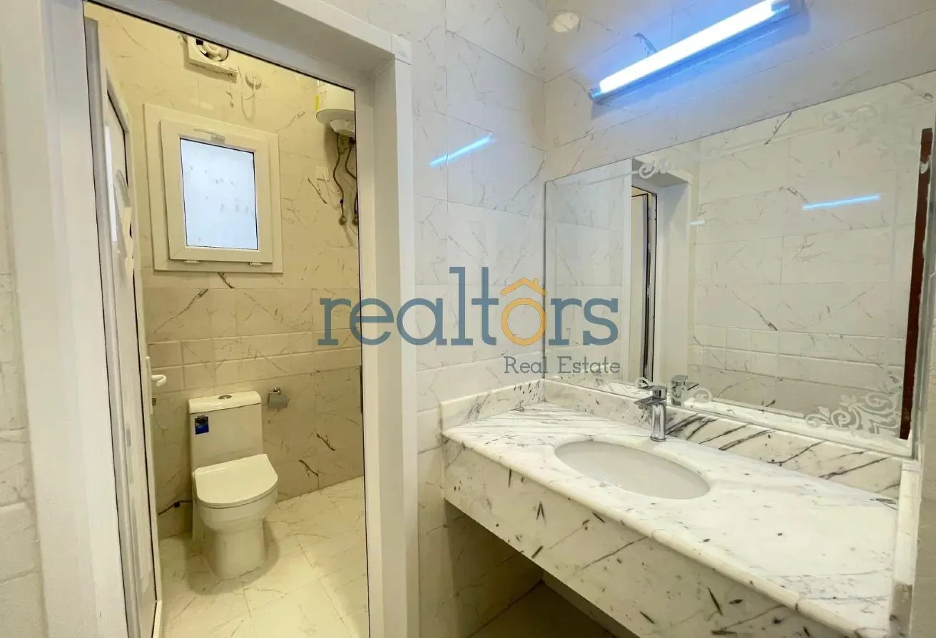 7 Master BHK in Great location - Compound Villa in Al Markhiya Street