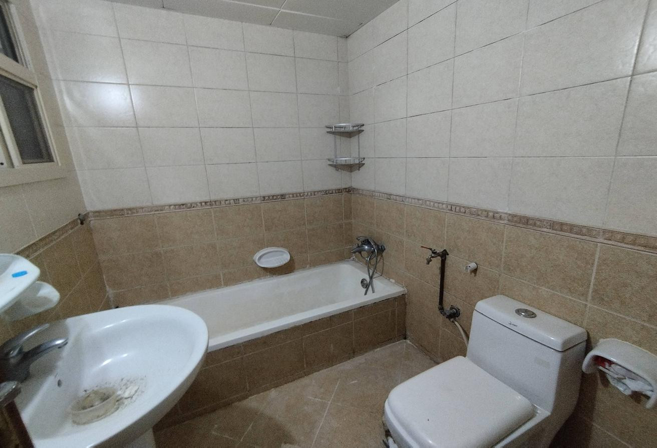 2 BHK WITH BALCONY NEAR C RING ROAD RENT ONLY 4250 - Apartment in Najma 28