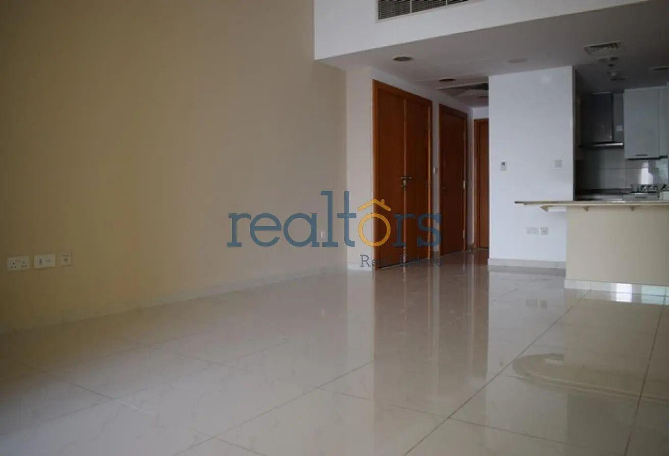 1 MONTH FREE STUDIO WITH BALCONY WITHOUT BILLS - Studio Apartment in Tower 29