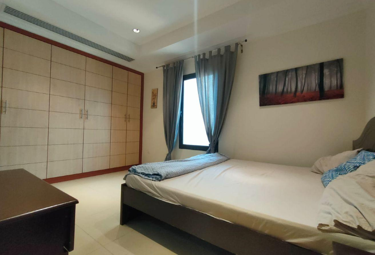 Bills Inc | 1 Bedroom FF | Porto Arabia - Apartment in East Porto Drive