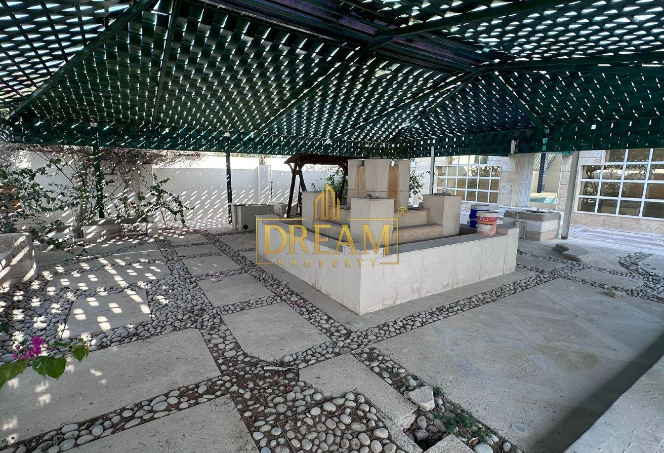 Stand Alone Luxury 5 Bedroom Villa in West Bay - Villa in West Bay