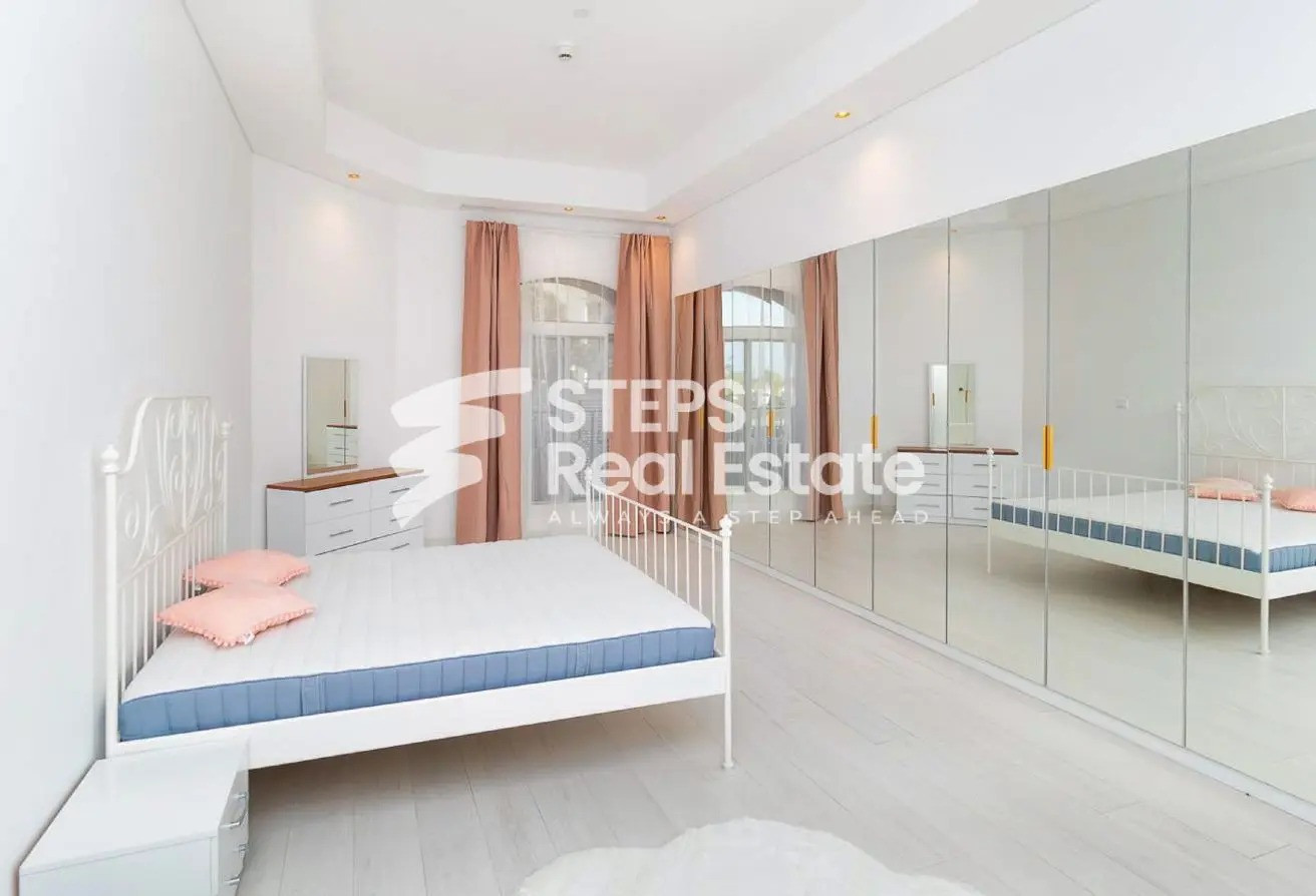 HURRY UP / GOOD INVESTMENT / STADUIM VIEW