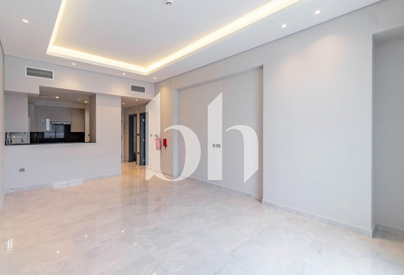 Apartment with Balcony and City Views in Lusail