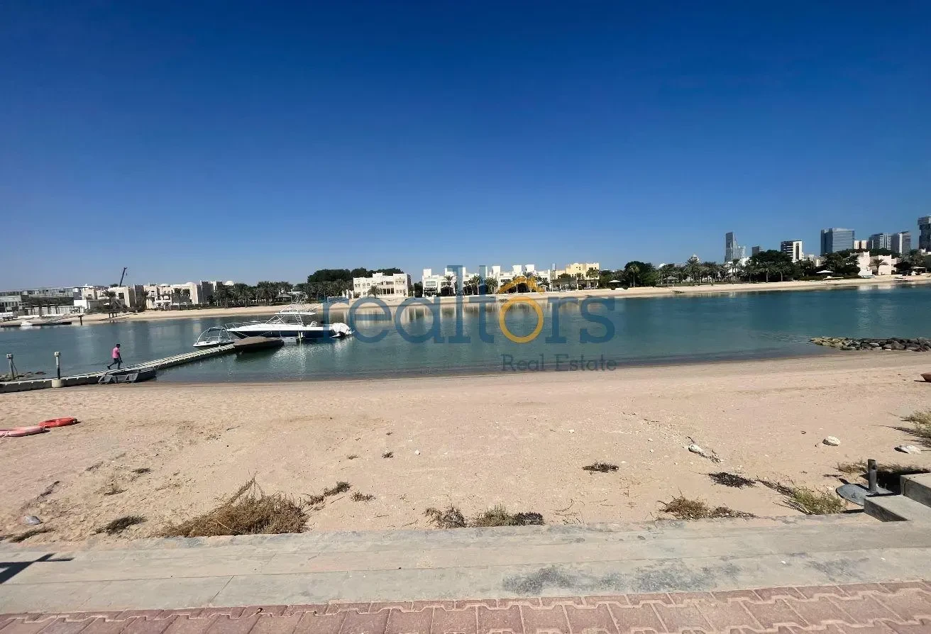Luxury direct sea 4+Maid villa with private Garden - Compound Villa in West Bay Lagoon