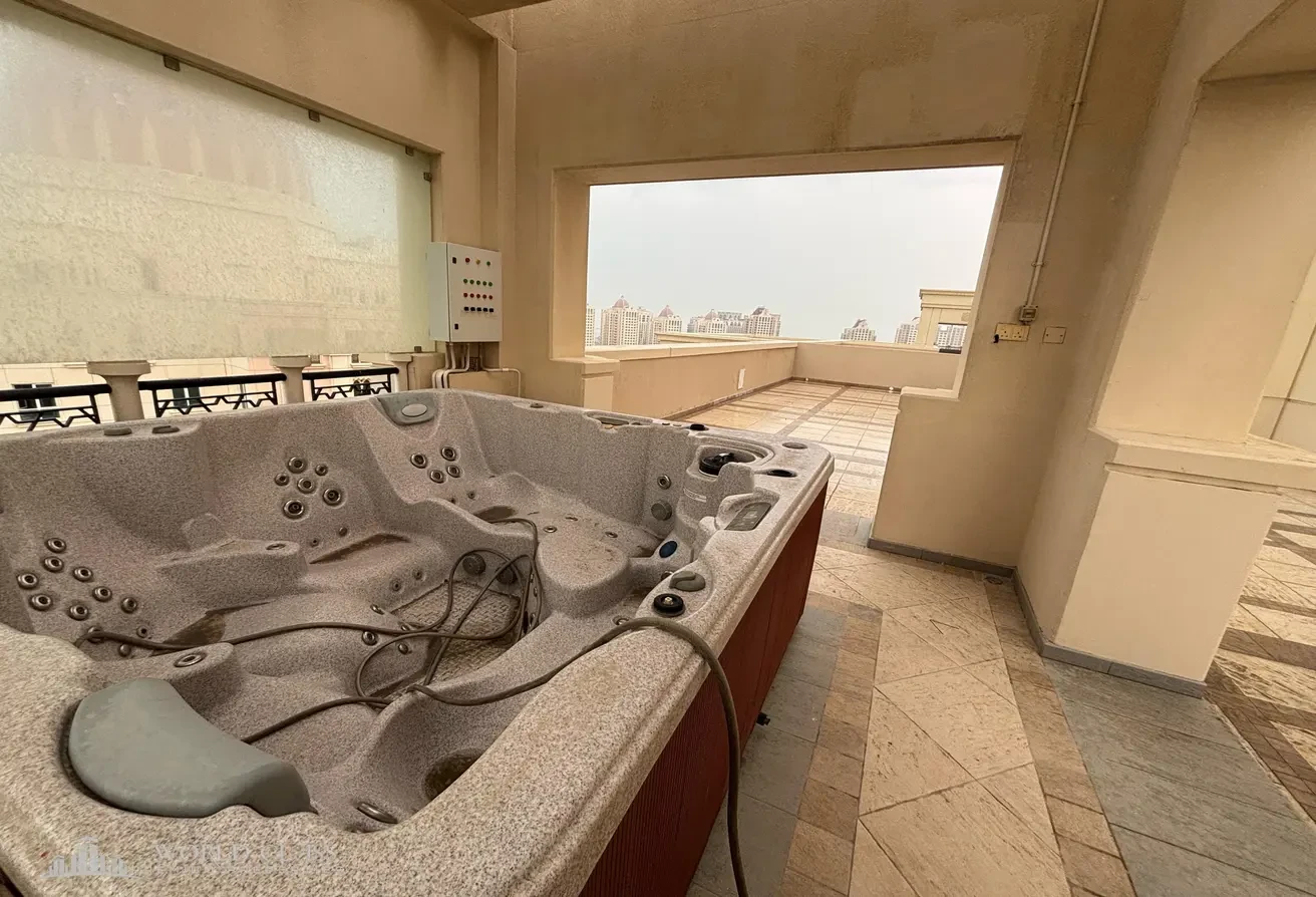 Luxurious 4 Bedrooms Penthouse | Fully Furnished - Penthouse in Doha