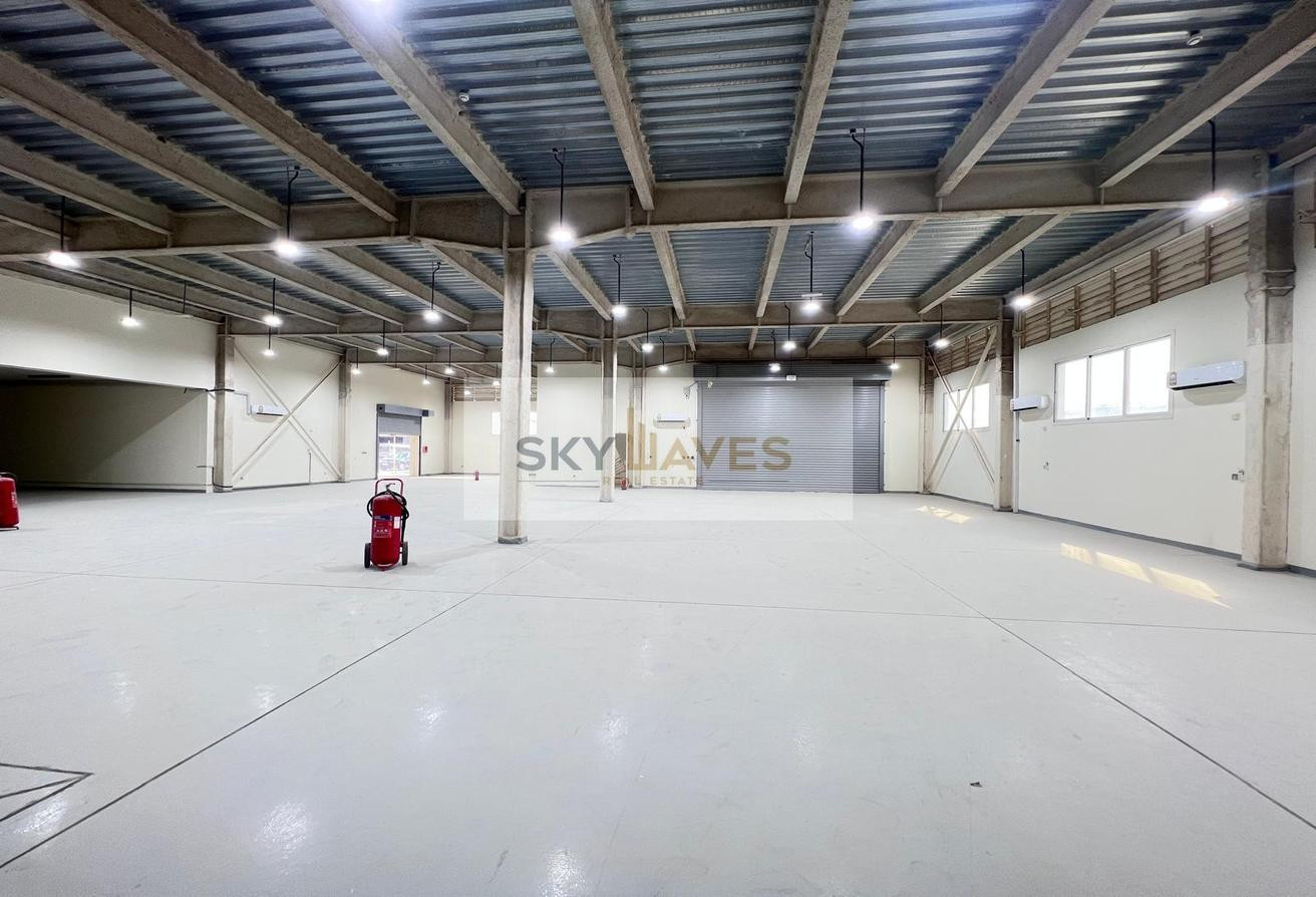 STORE AVILABLE IN BIRKAT AL AWAMER - Studio Apartment in East Industrial Street