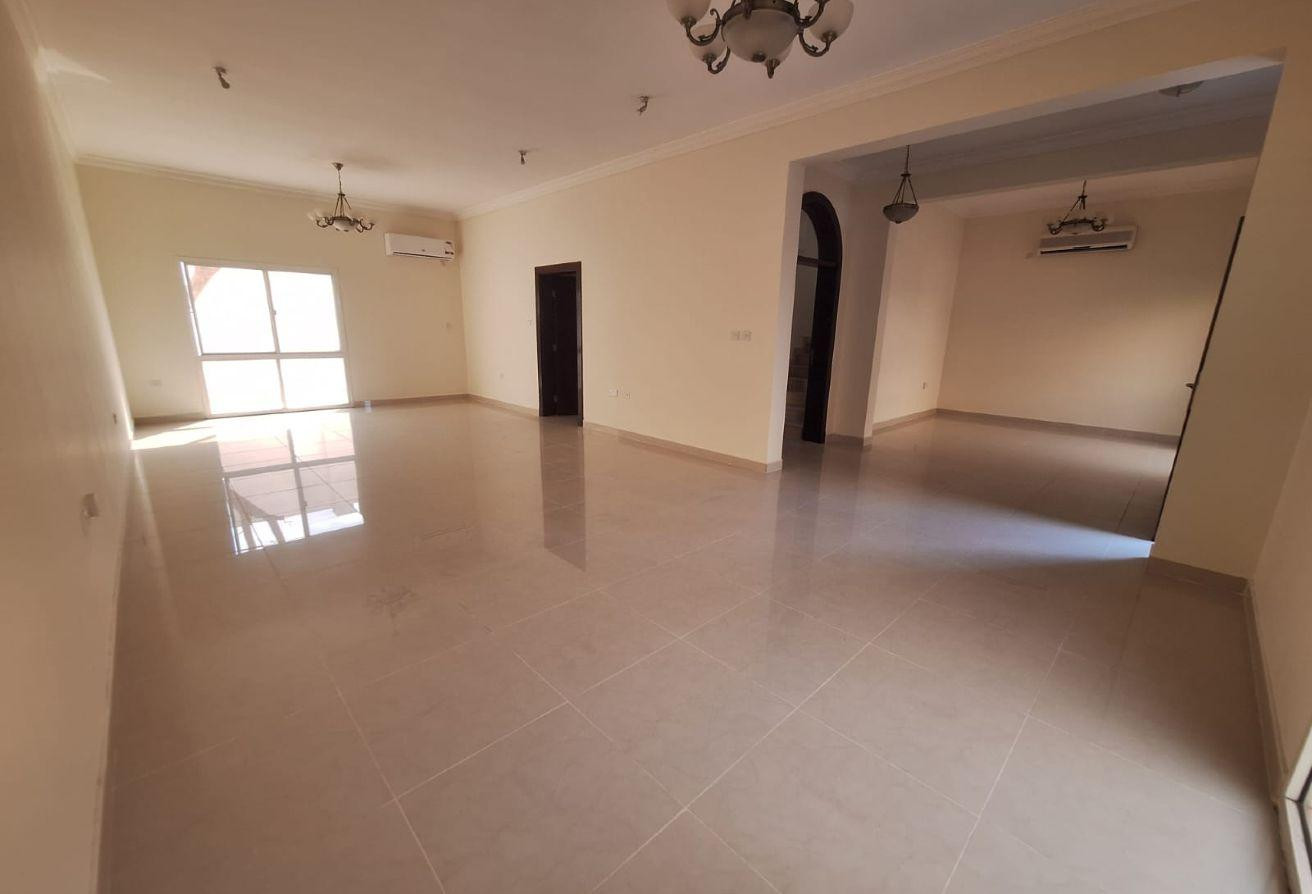 4BHK + Maid Room Compound Villa In Old Airport. - Villa in Old Airport Road