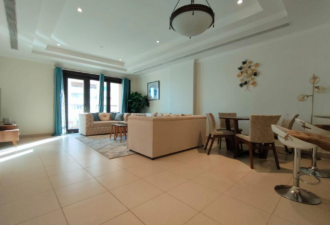 Spacious 1 Bedroom FF | Sunny And Airy | Balcony - Apartment in East Porto Drive