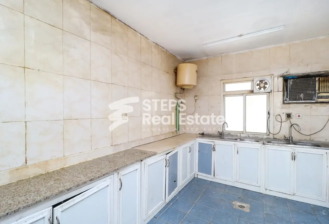 Labour Camp with 36 Rooms in Industrial Area - Labor Camp in Industrial Area