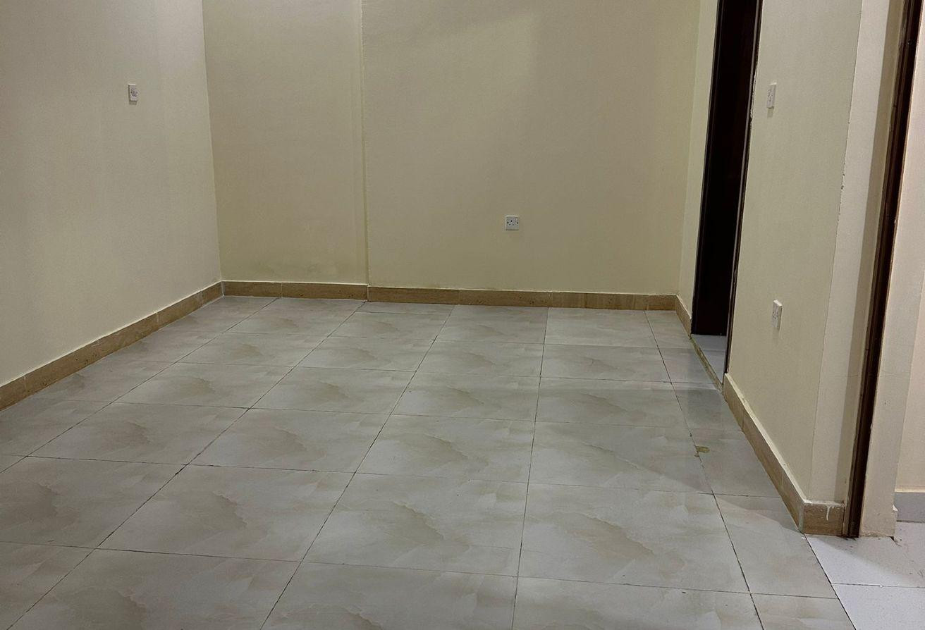 Moaither South, room with a kitchen and a comprehe - Apartment in Doha