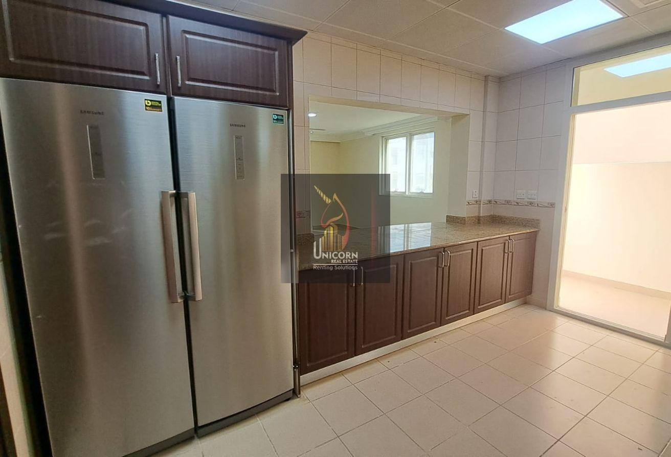 Spacious 4-Bedroom | Semi-Furnished | Balcony - Apartment in Old Airport Road