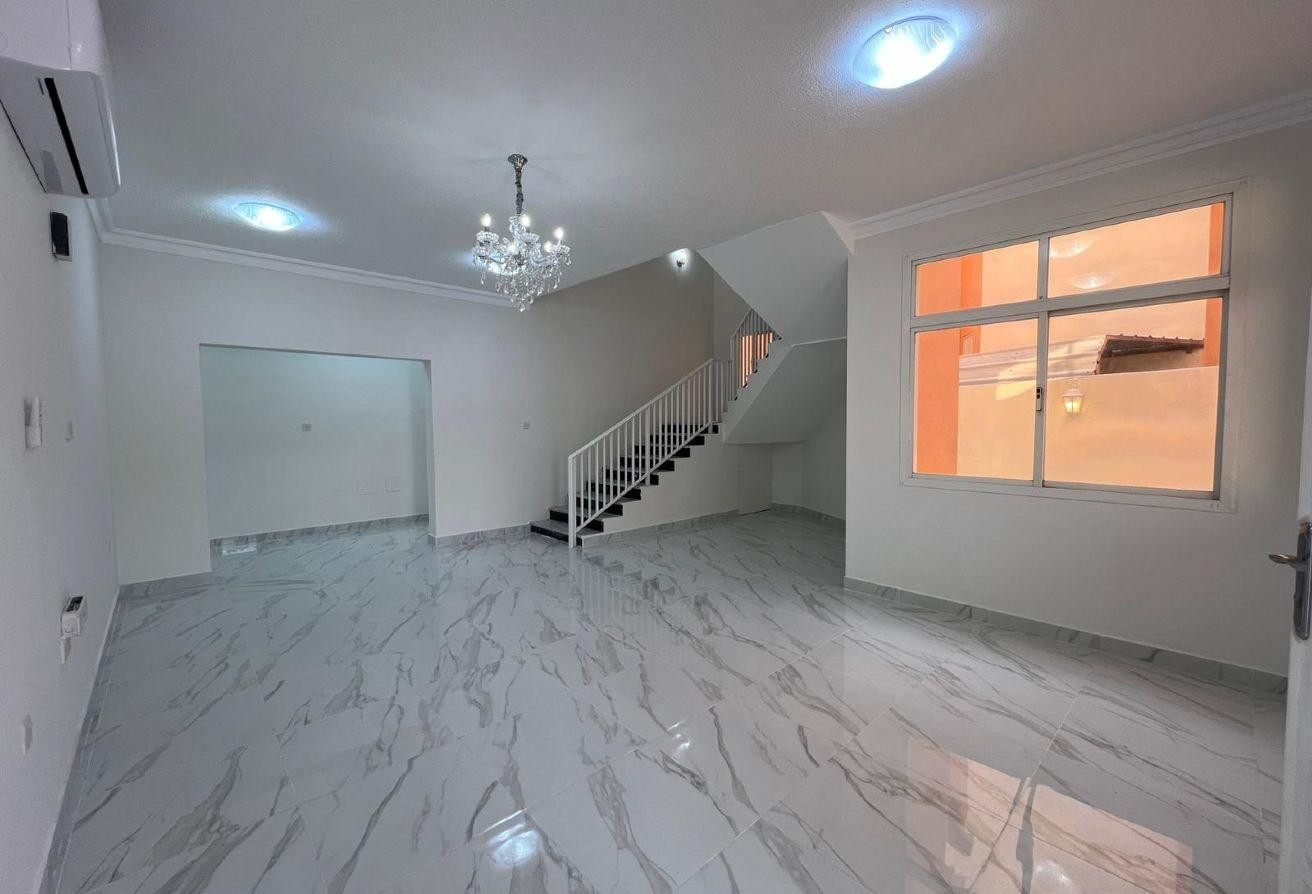 Elegant 4BR Family Villa for Rent in Duhail - Villa in Street 871