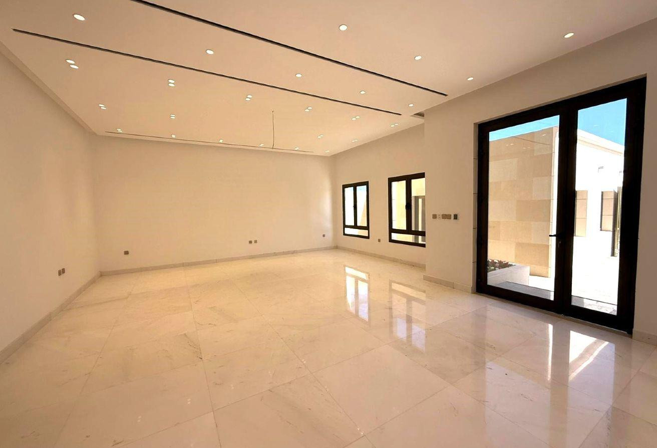 MODERN SEMI-FURNISHED VILLA WITH POOL & LIFT - Villa in Al Soudan