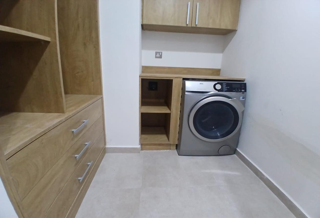 Full sea view / near vendom mall / one bedroom