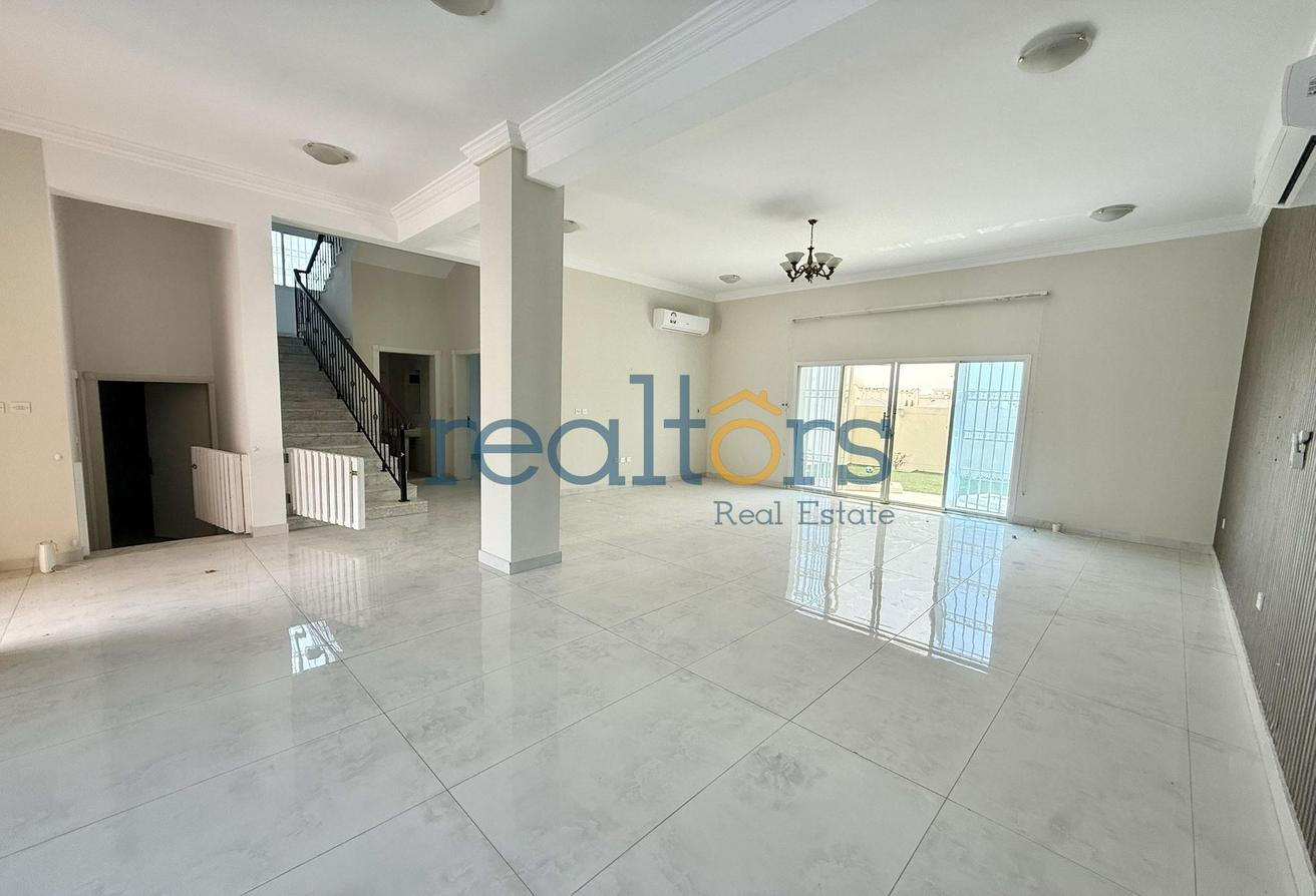 Remarkable I Spacious 4BR+Office Space I Gated Com - Villa in Al Luqta