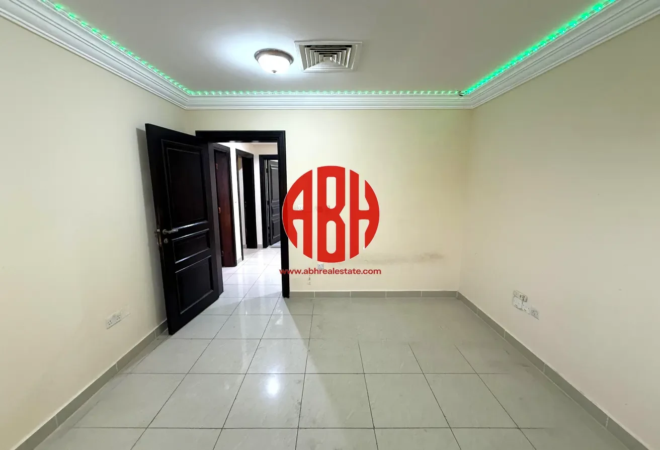 1 MONTH FREE | SPACIOUS 3 BDR | PRIME LOCATION - Apartment in Al Sadd Road