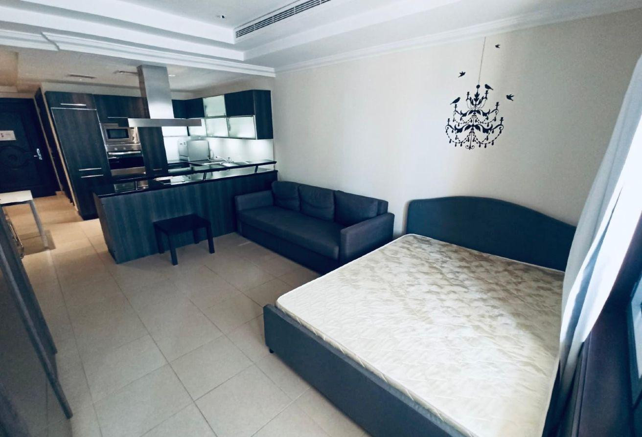 AMAZING STUDIO-F/F-WITH BALCONY BILLS INCLUDED - Apartment in East Porto Drive