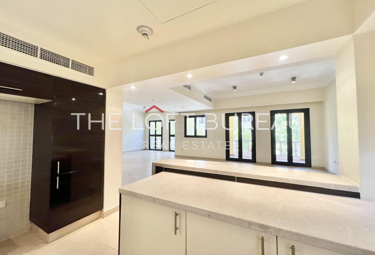 Invest Now! 2 BHK Townhouse w/ Direct Beach Access - Townhouse in Venezia
