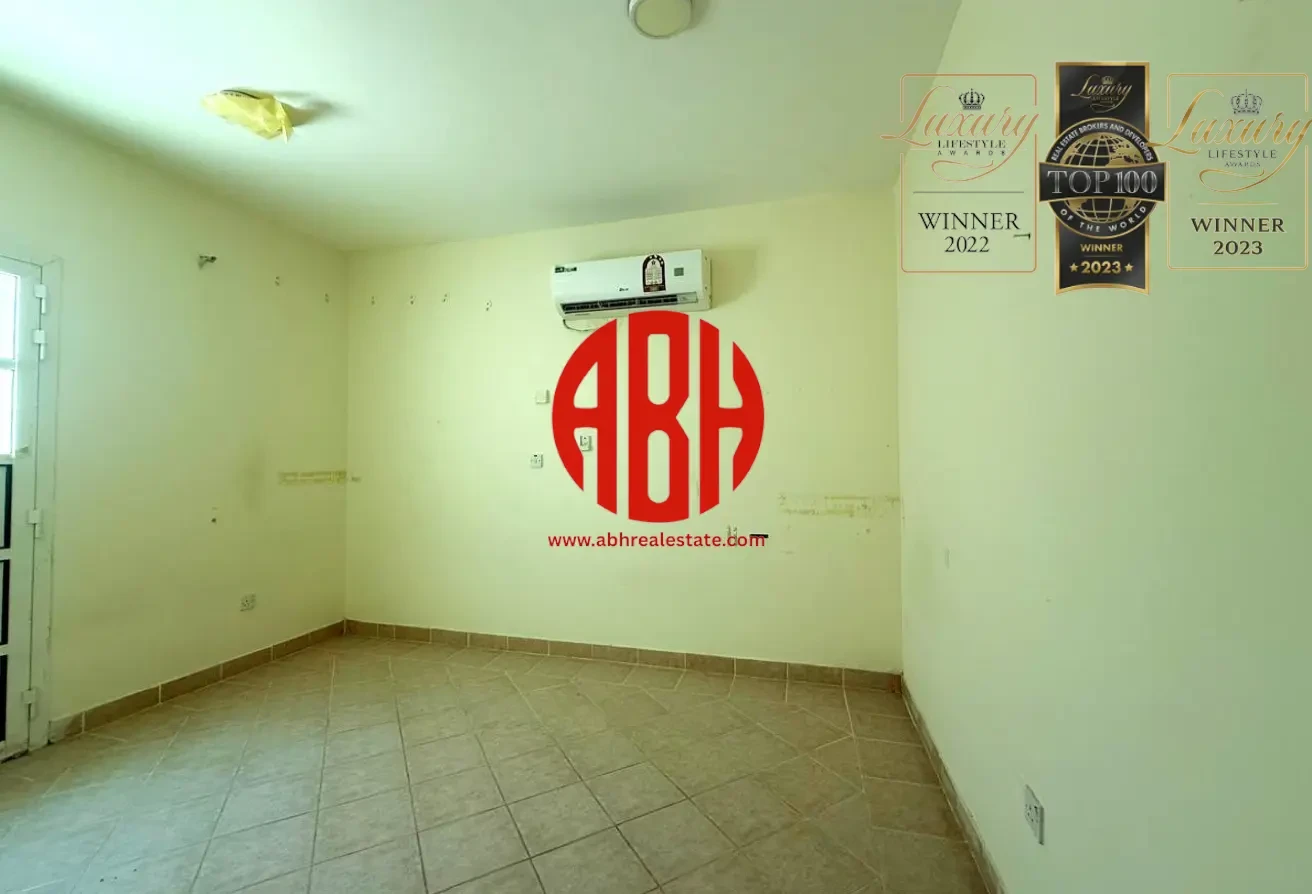 LAST UNIT | STAFF ACCOMMODATION | 5 BEDROOM VILLA - Compound Villa in Ain Khaled