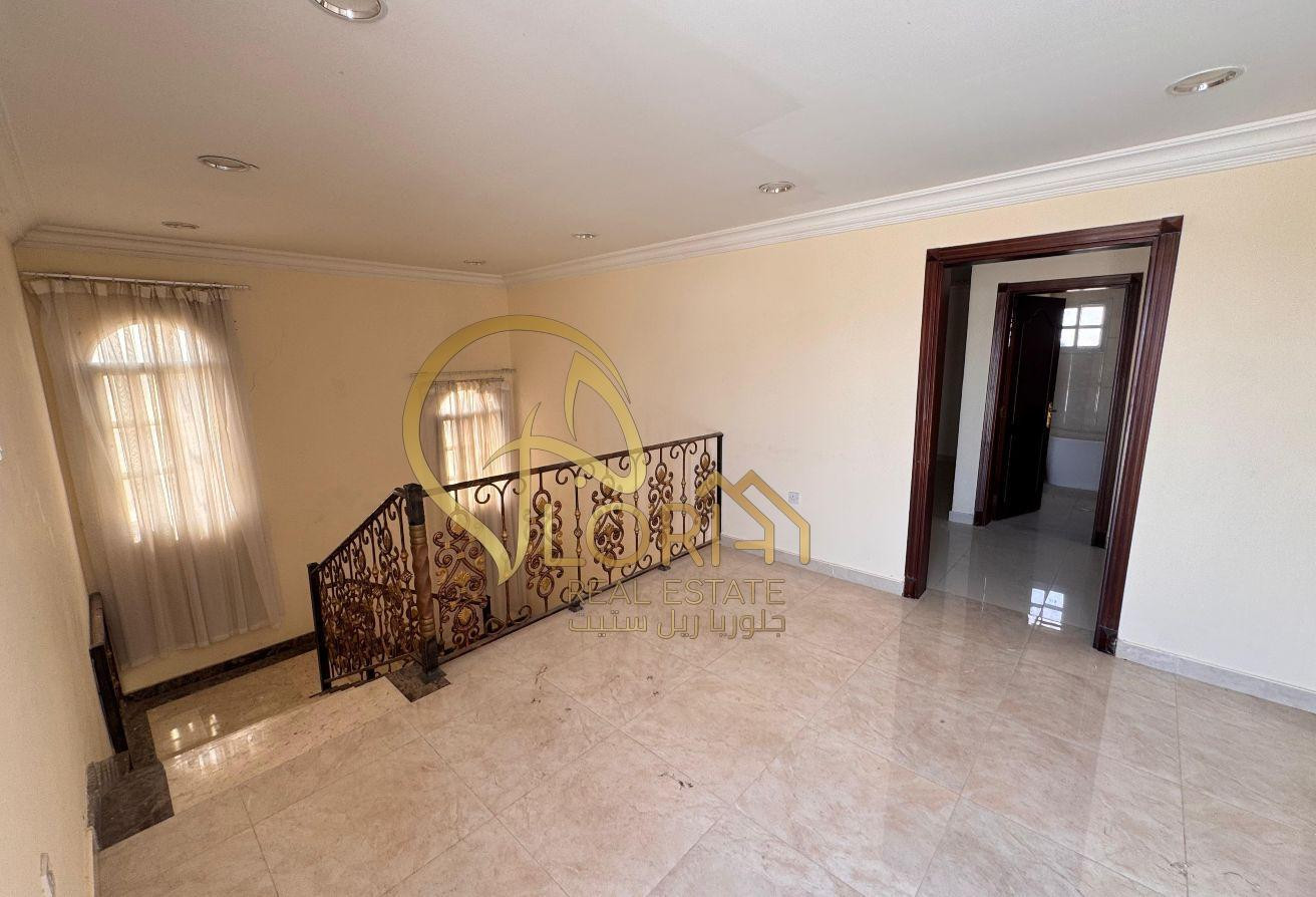 Elegant Family Villa in Prime Onaiza Location|4.9M - Villa in Onaiza Street