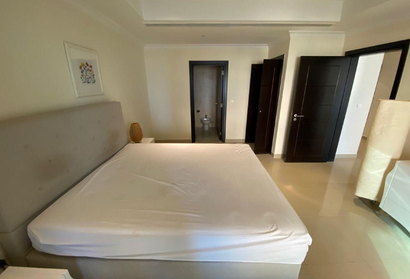 FOR SALE!AMAZING 1 BEDROOM+OFFICE-WITH TITLE DEEDS