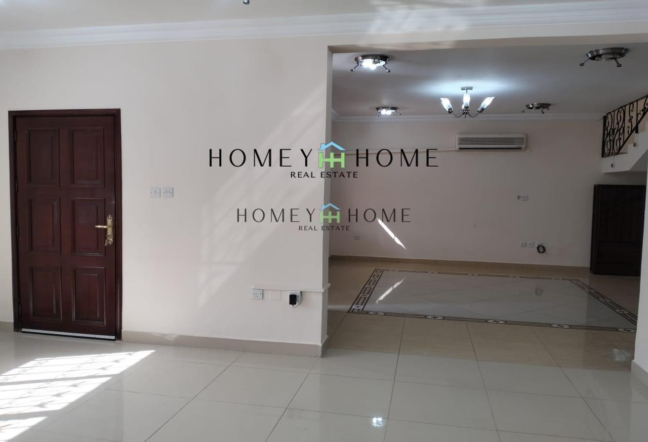 1 Month Free: 4 Bedrooms for rent Villa in Duhail - Villa in Al Duhail